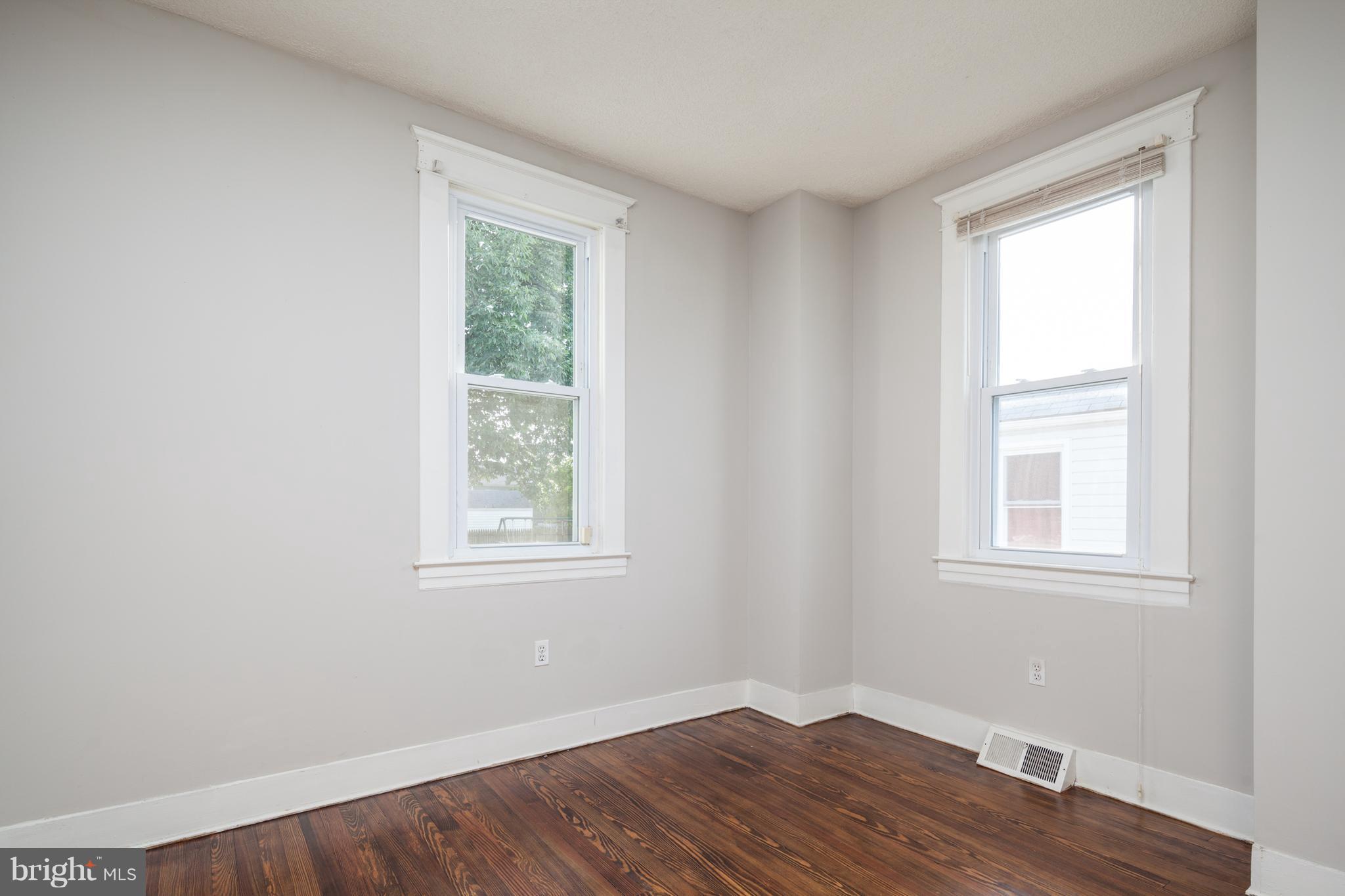 2523 Wentworth Road Baltimore, MD 21234 - Photo 8 of 15 MAIN LEVEL BEDROOM 3 - POTENTIAL OFFICE