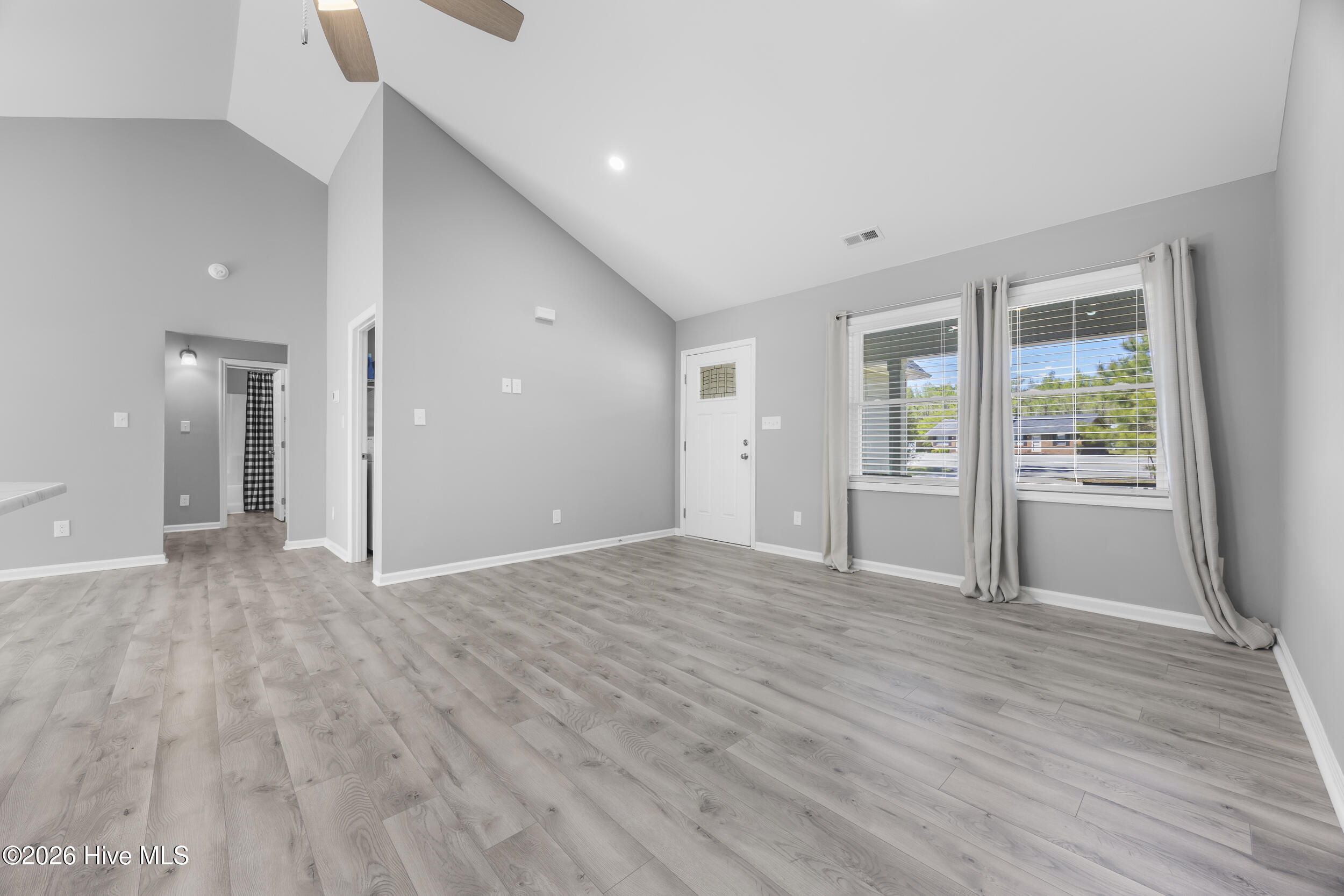 832 Old 30 Road Jacksonville, NC 28546 - Photo 11 of 51 11_living room