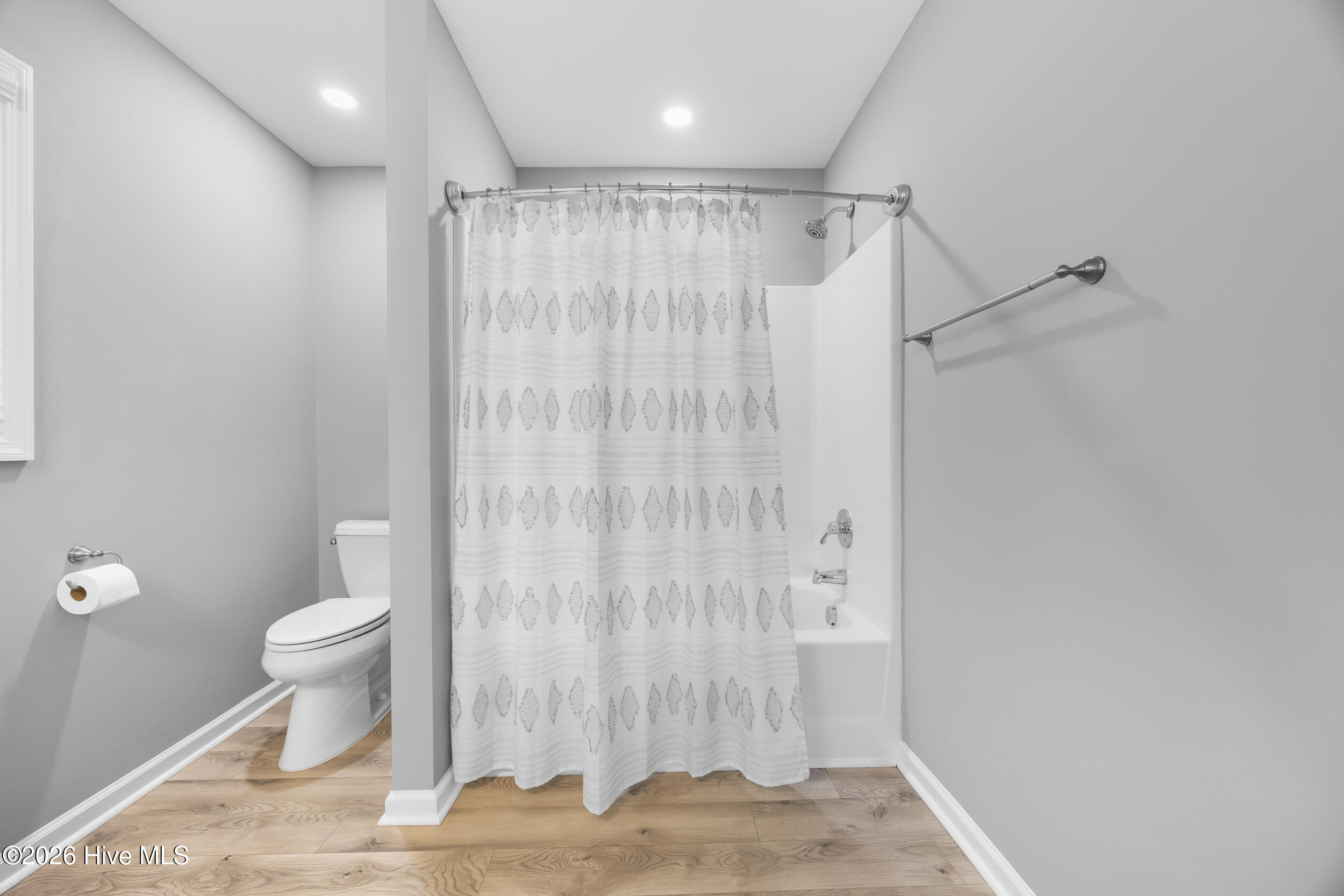 832 Old 30 Road Jacksonville, NC 28546 - Photo 16 of 51 17_bathroom