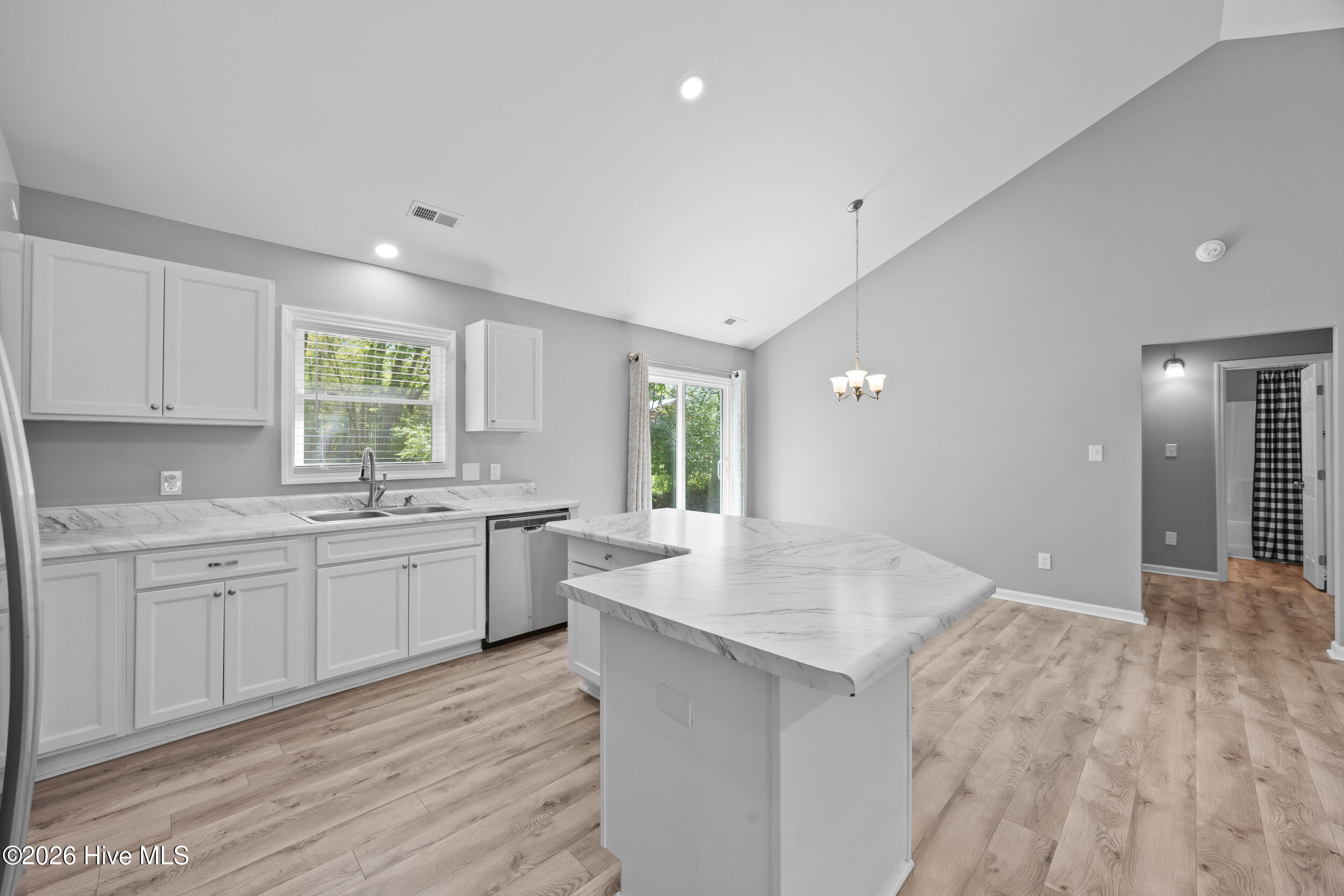 832 Old 30 Road Jacksonville, NC 28546 - Photo 18 of 51 19_kitchen