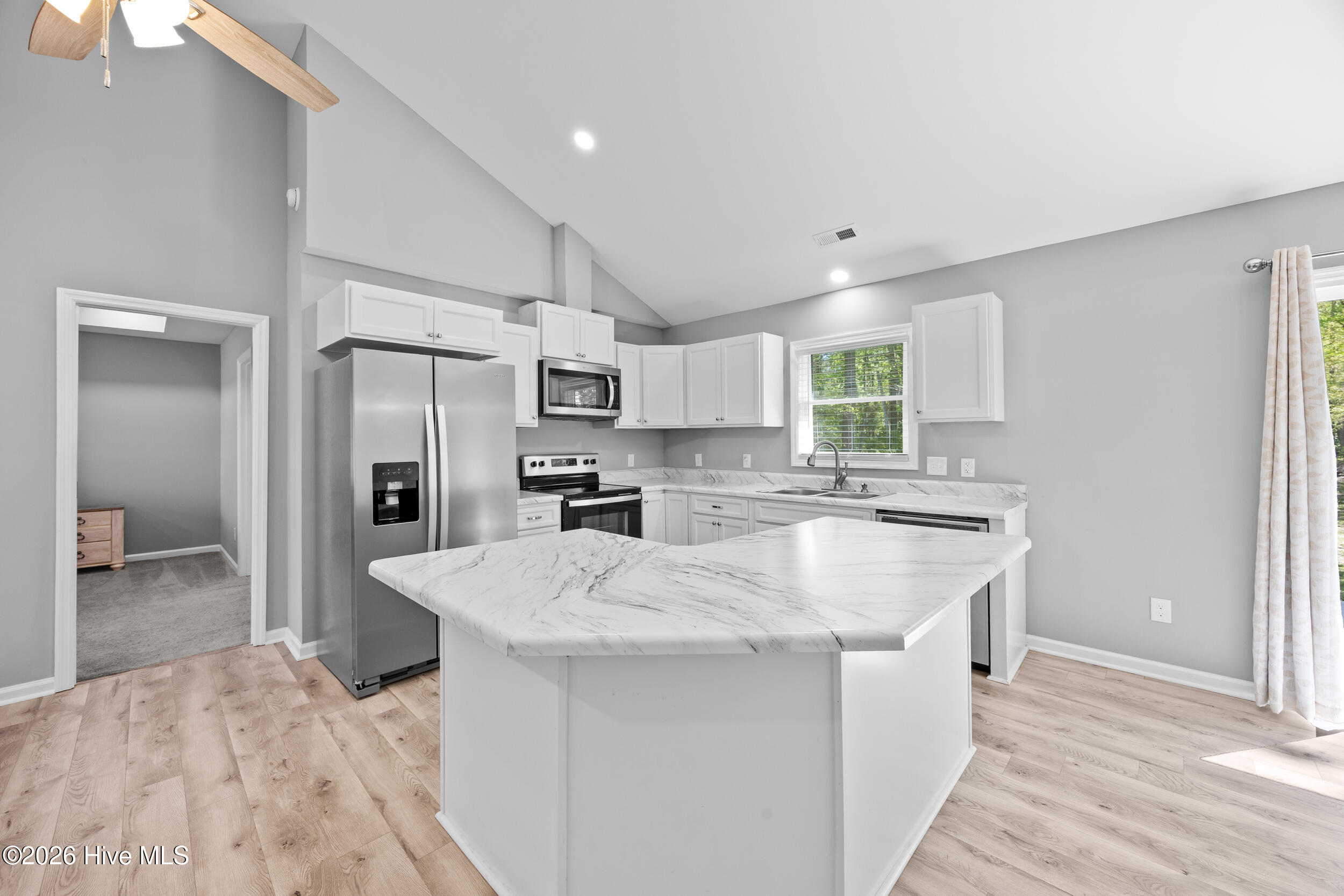 832 Old 30 Road Jacksonville, NC 28546 - Photo 19 of 51 20_kitchen