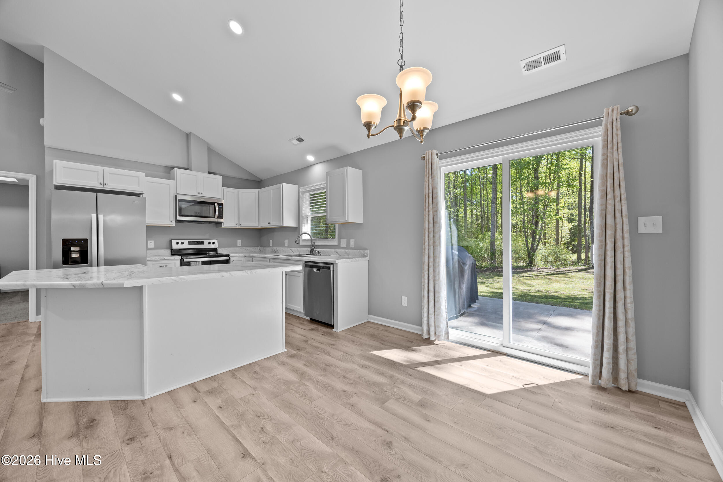 832 Old 30 Road Jacksonville, NC 28546 - Photo 22 of 51 23_dining area