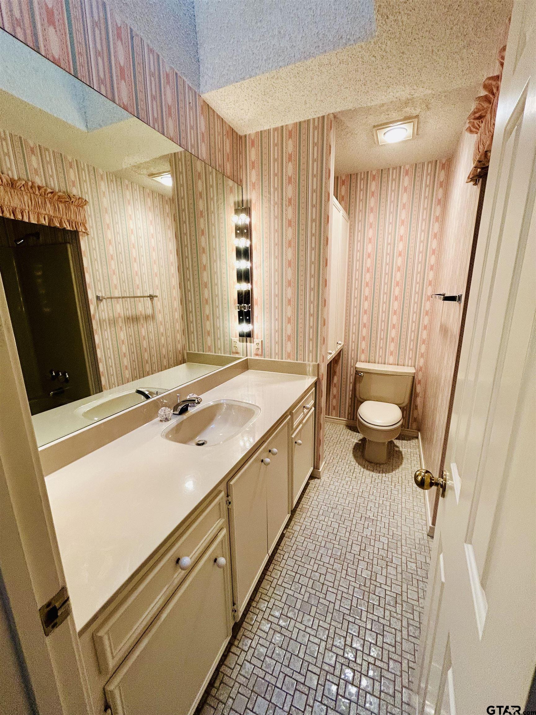 2899 Surrey Lane Tyler, TX 75705 - Photo 33 of 45