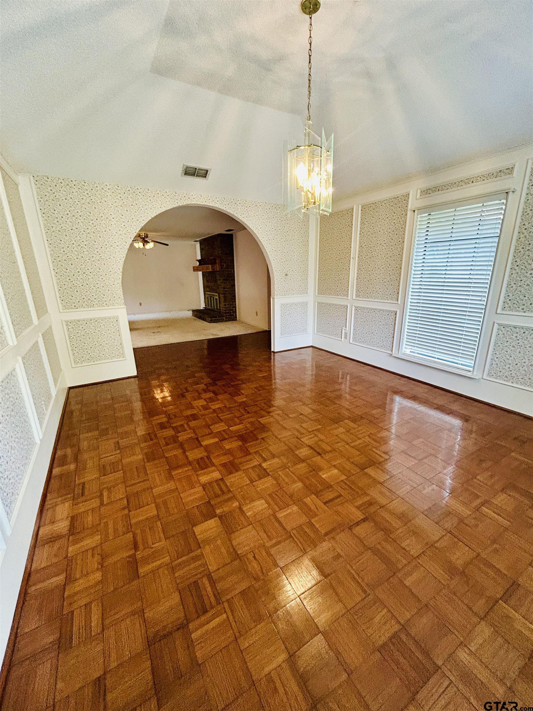 2899 Surrey Lane Tyler, TX 75705 - Photo 9 of 45