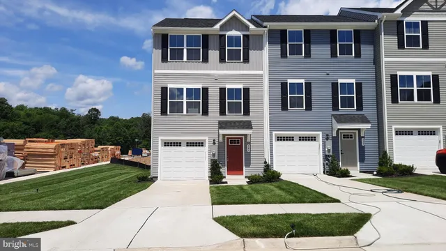 $2,400 | 345 Sophie Street, Strasburg, VA 22657