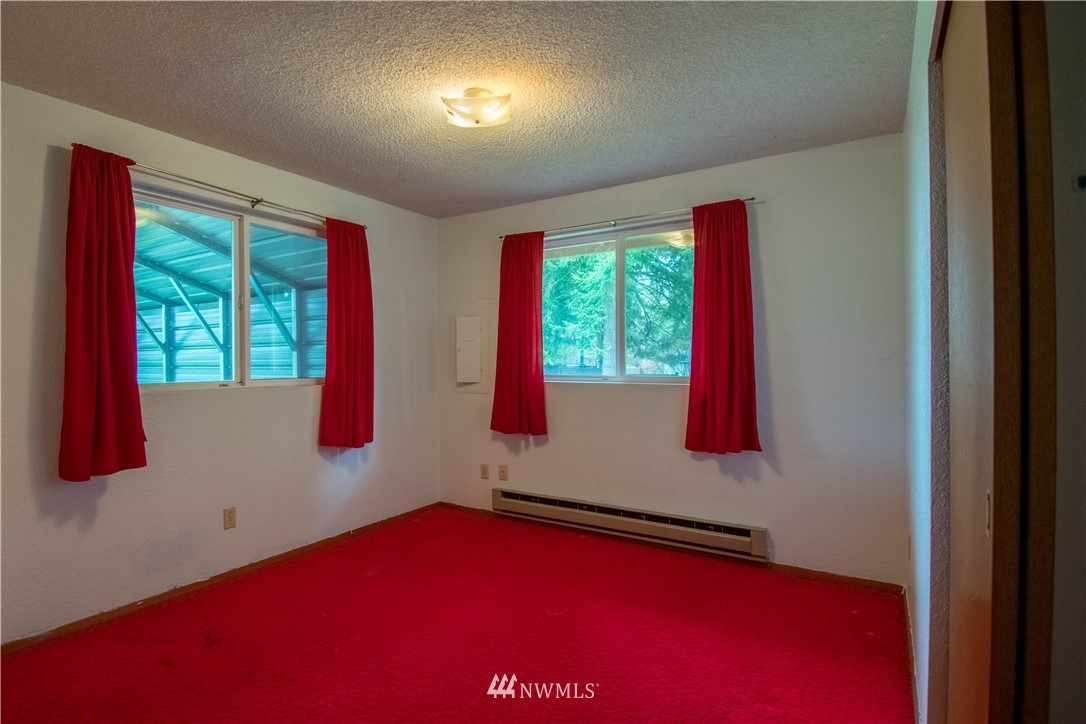 265 A Dieckman Road Chehalis, WA 98532 - Photo 8 of 20 a view of empty room with window