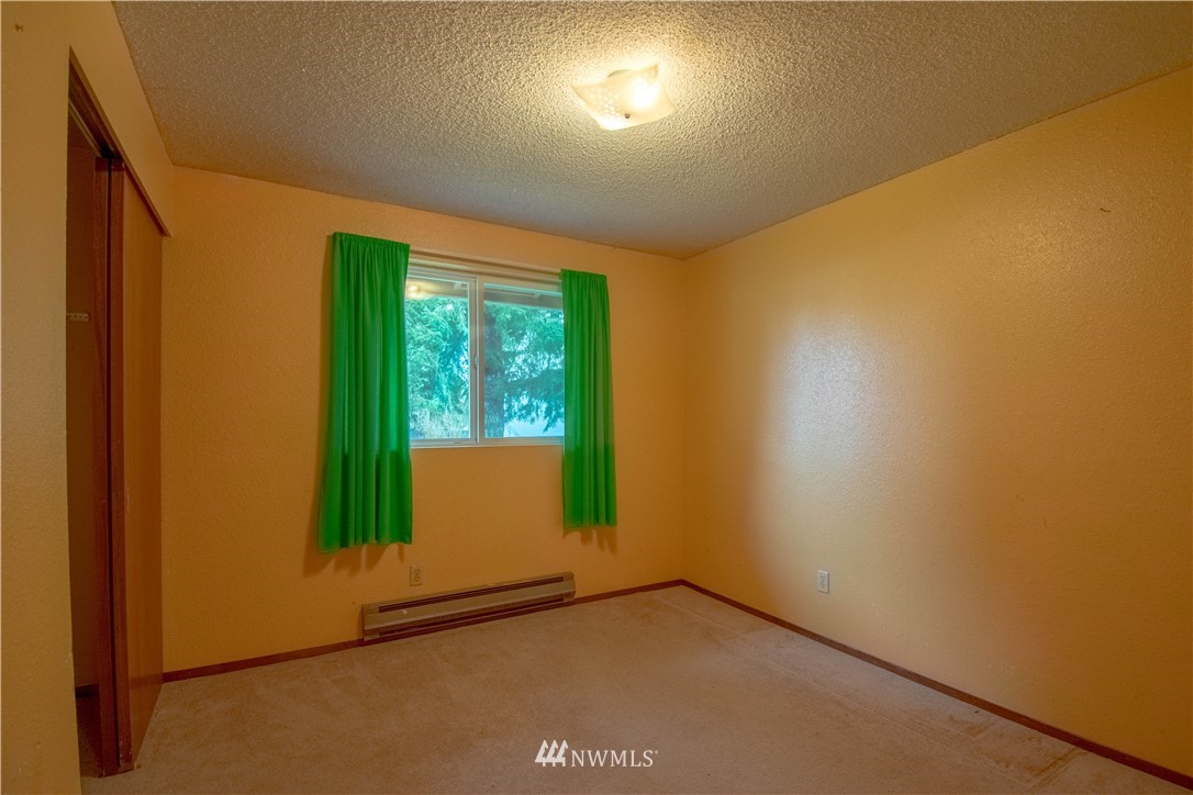265 A Dieckman Road Chehalis, WA 98532 - Photo 9 of 20 a view of an empty room with a window