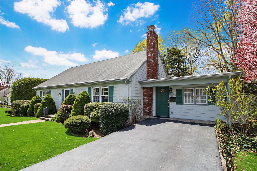 12 Bayview Drive Westerly, RI 02891 - Photo 3 of 40