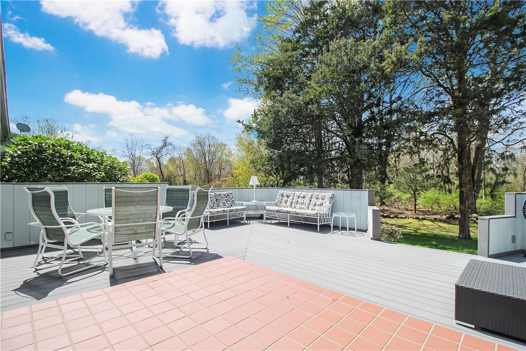 12 Bayview Drive Westerly, RI 02891 - Photo 4 of 40