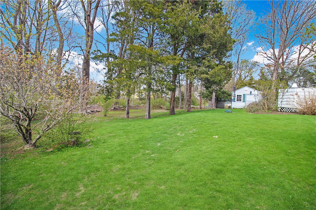 12 Bayview Drive Westerly, RI 02891 - Photo 5 of 40