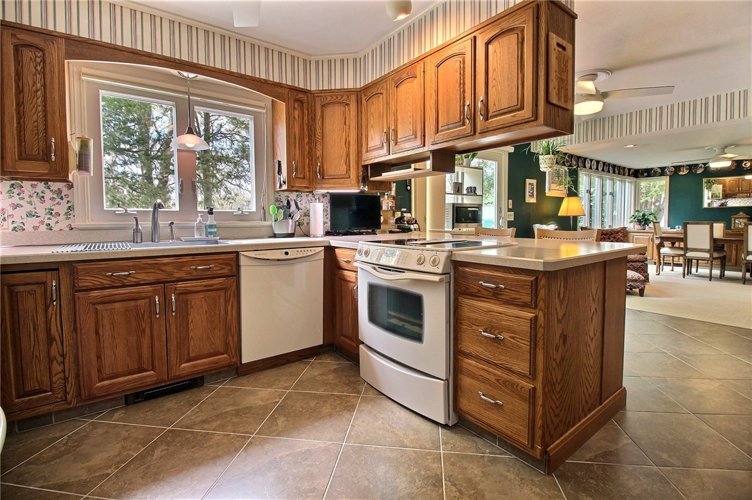 12 Bayview Drive Westerly, RI 02891 - Photo 6 of 40