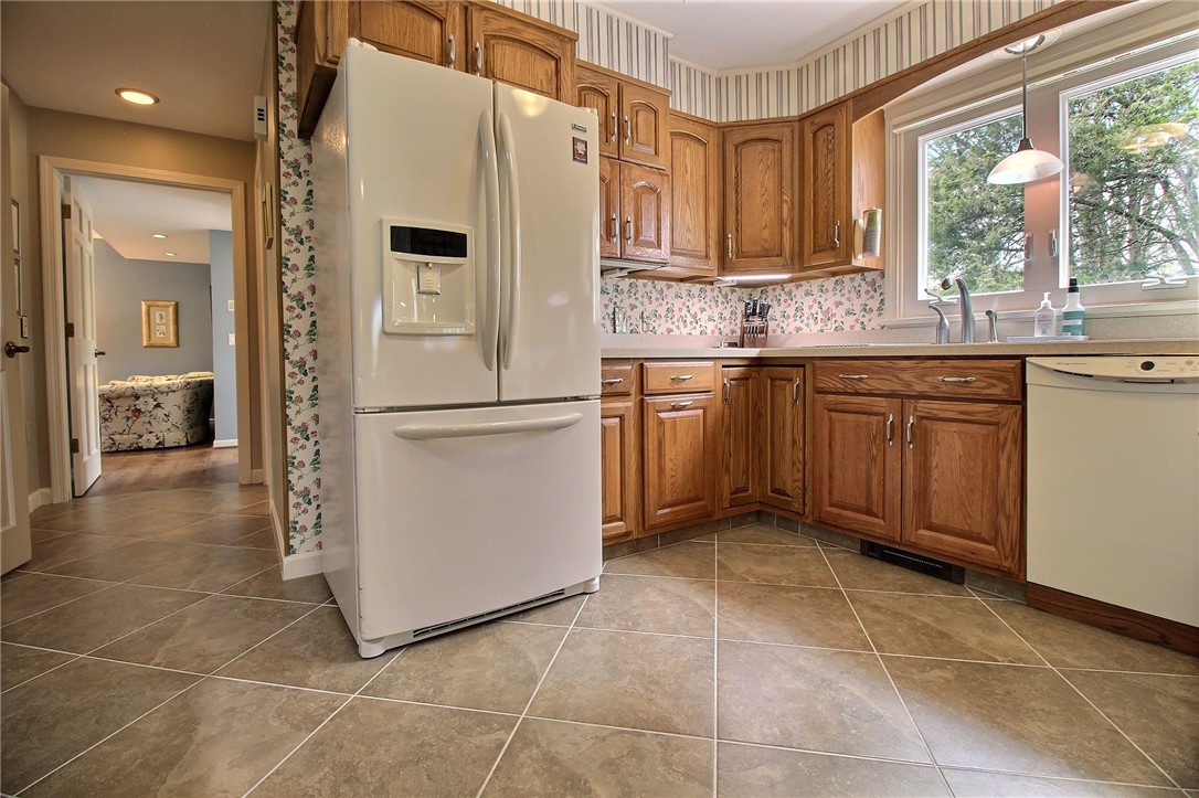 12 Bayview Drive Westerly, RI 02891 - Photo 7 of 40