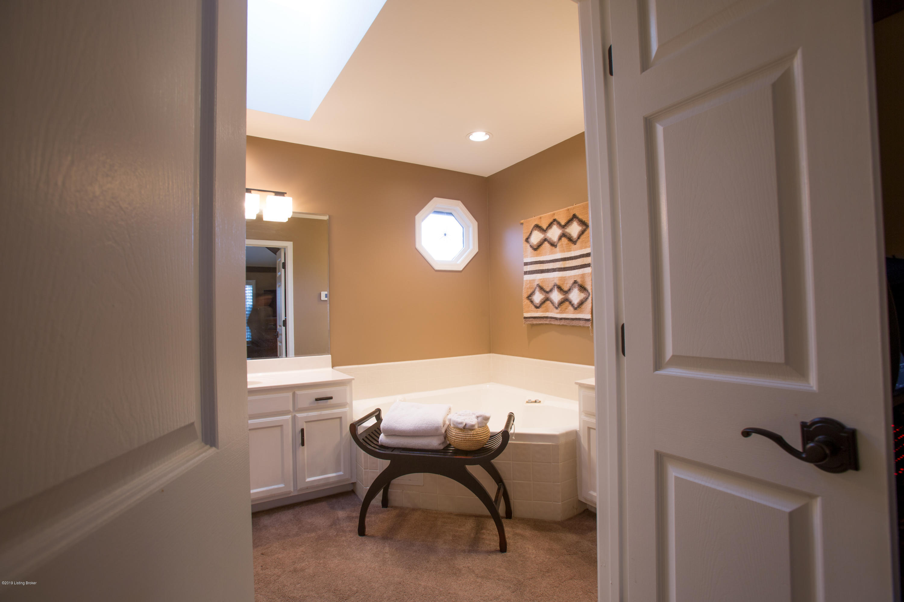 12515 Kirkham Road Louisville, KY 40299 - Photo 19 of 32 020