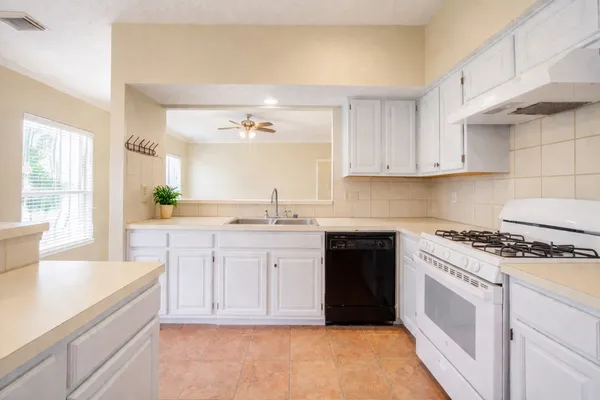$2,550 | 10615 Alderford Court, Houston, TX 77070