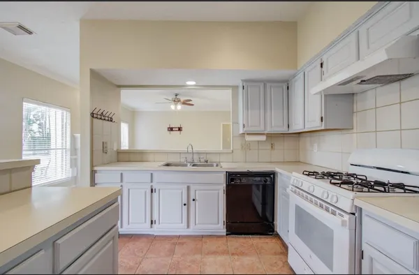 $2,550 | 10615 Alderford Court, Houston, TX 77070