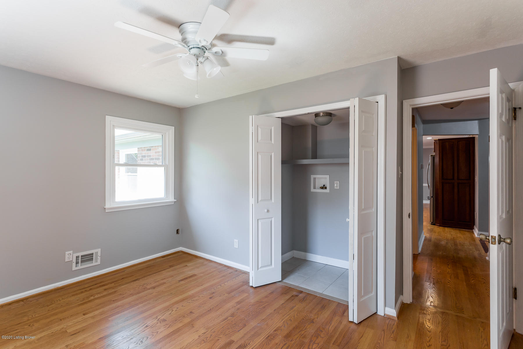 6803 Tottenham Road Louisville, KY 40207 - Photo 18 of 30 First Floor Bedroom with Laundry Hookups - would also make a great home office!