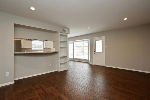 $2,299 | 1135 Murrayhill Drive, Houston, TX 77043