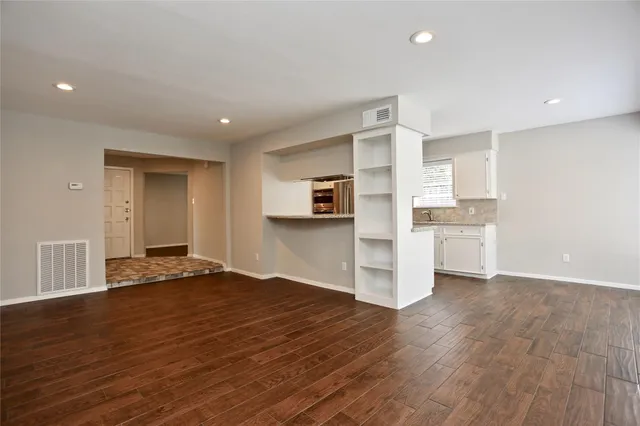 $2,299 | 1135 Murrayhill Drive, Houston, TX 77043