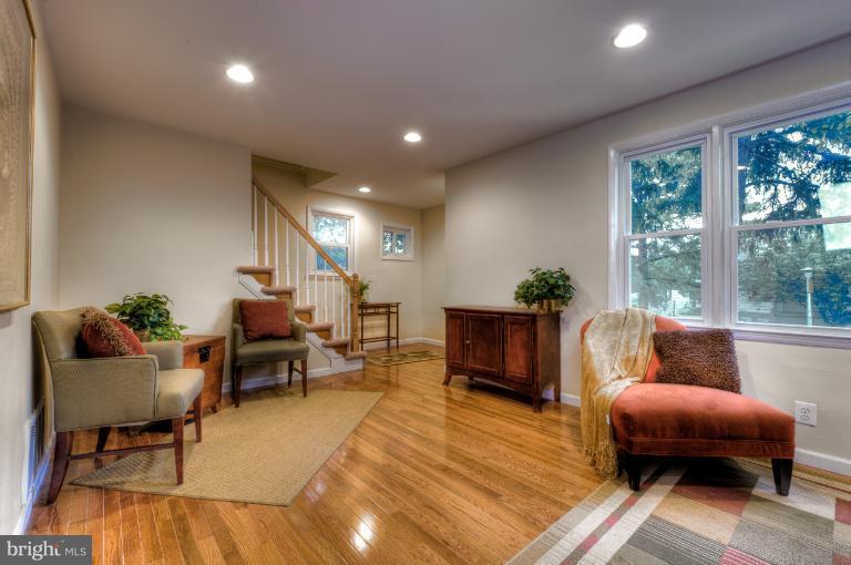 5305 Morello Road Baltimore, MD 21214 - Photo 1 of 24 Living Room2
