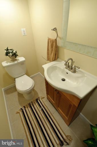 5305 Morello Road Baltimore, MD 21214 - Photo 3 of 24 Half Bath