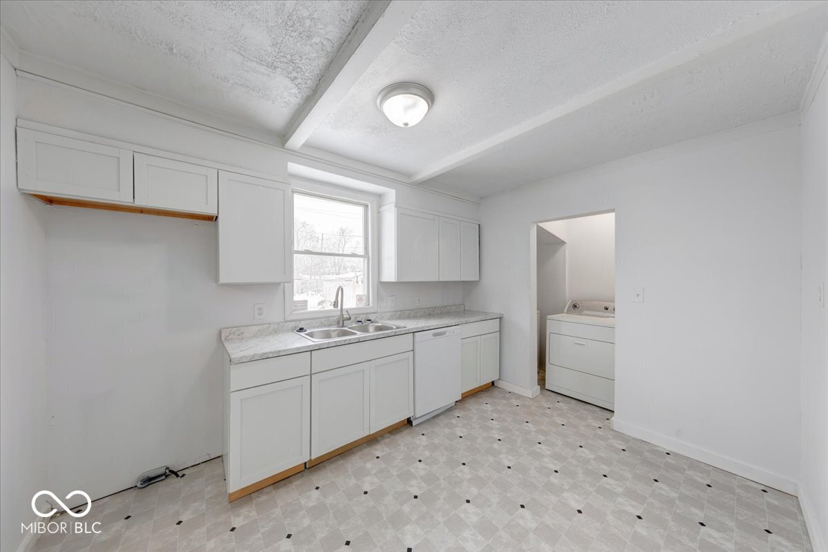 4912 East Washington Street Indianapolis, IN 46201 - Photo 37 of 46