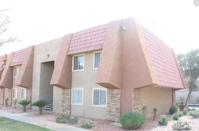 $1,195 | 4965 Indian River Drive, Unit 101, Las Vegas, NV 89103