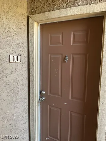$1,195 | 4965 Indian River Drive, Unit 101, Las Vegas, NV 89103