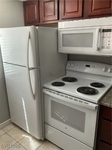 $1,195 | 4965 Indian River Drive, Unit 101, Las Vegas, NV 89103