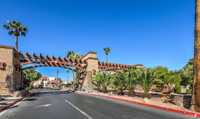 $1,195 | 4965 Indian River Drive, Unit 101, Las Vegas, NV 89103