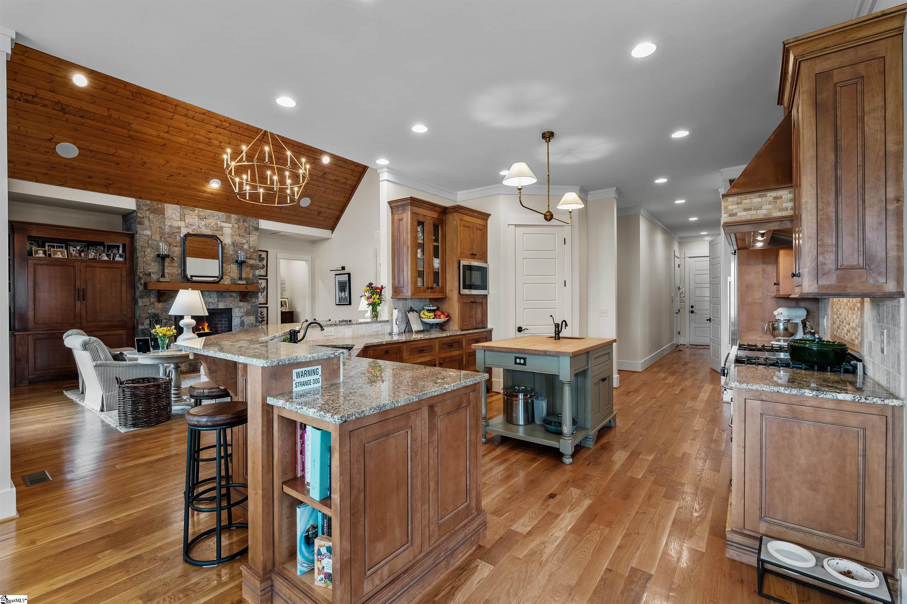 341 Riverside Drive Greenville, SC 29605 - Photo 11 of 47 Gallery Image 11