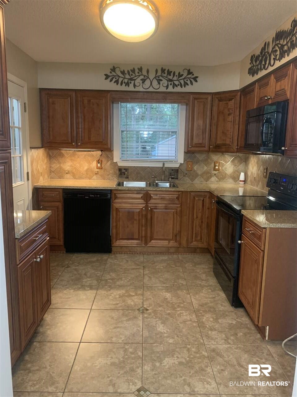 110 South Pecan Street Foley, AL 36535 - Photo 3 of 21 Kitchen