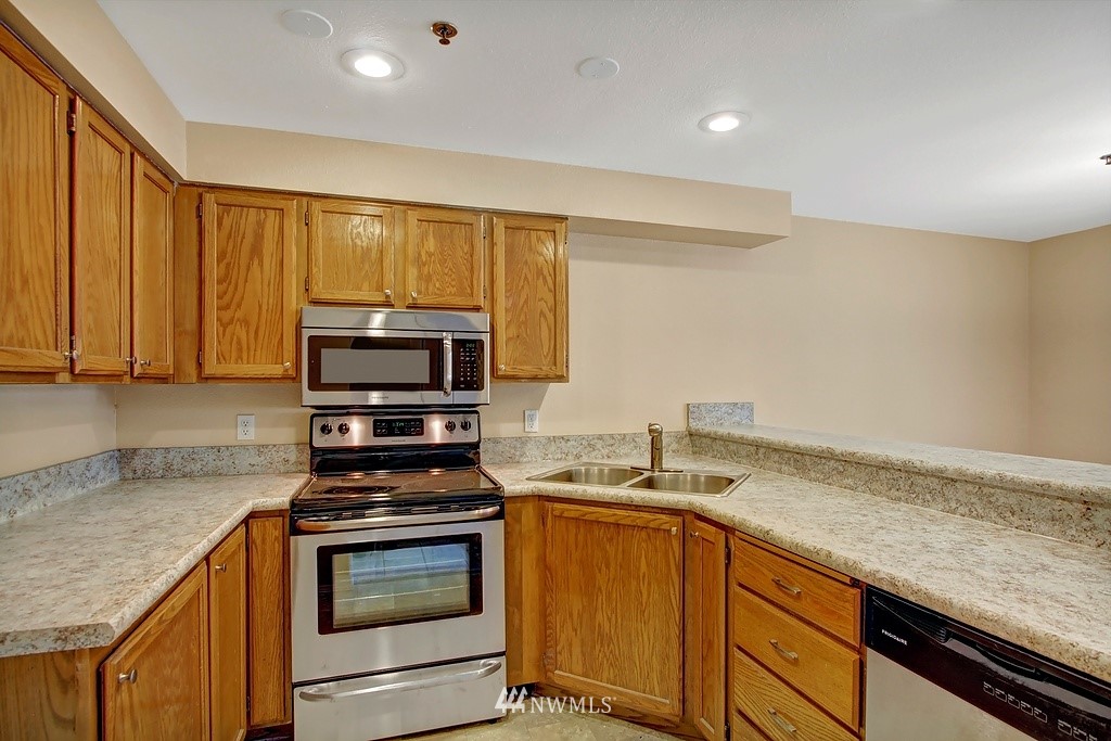 19404 Bothell Way Northeast, Unit D202 Bothell, WA 98011 - Photo 5 of 11
