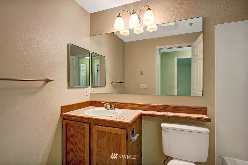 19404 Bothell Way Northeast, Unit D202 Bothell, WA 98011 - Photo 10 of 11