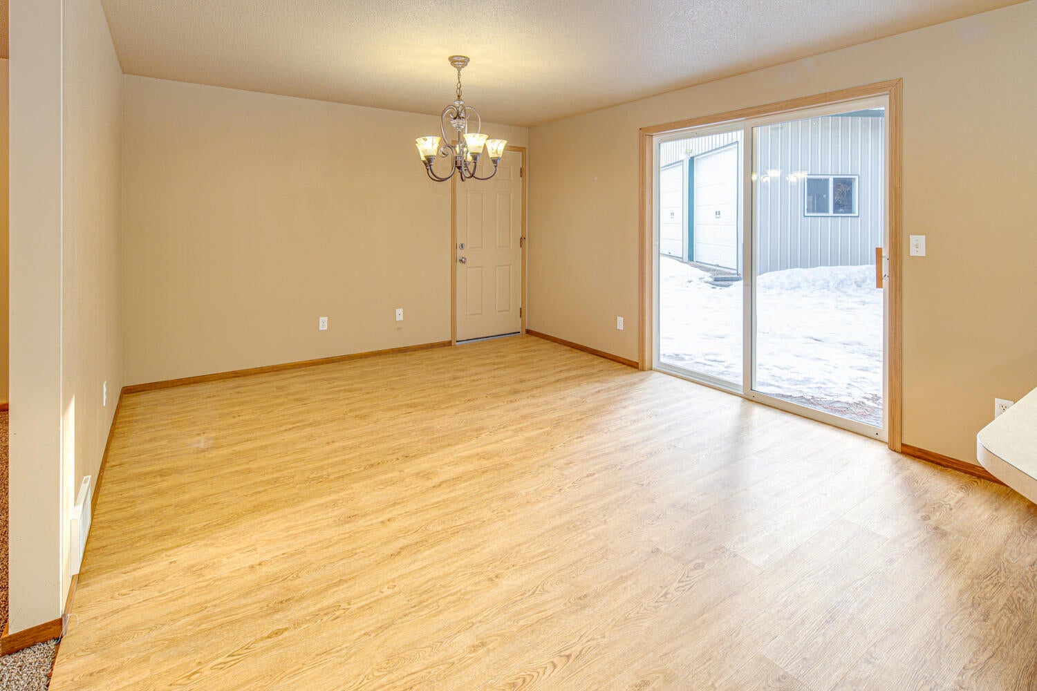 19291 Indian Summer Road Bend, OR 97702 - Photo 21 of 41 Dining area and door to garage