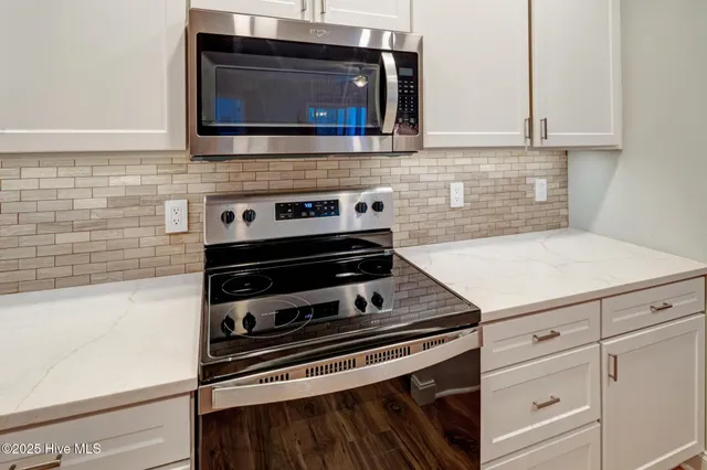 $389,000 | 200 Gateway Condos Drive, Unit 225, Surf City, NC 28445