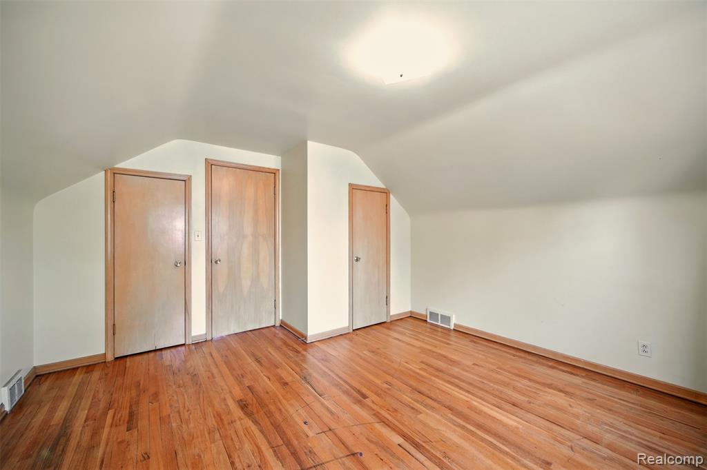 826 Shoreham Road Grosse Pointe Woods, MI 48236 - Photo 21 of 32