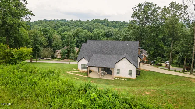 $979,500 | 127 Allison Timbers Road, Piney Flats, TN 37686