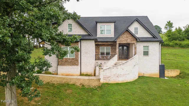 $979,500 | 127 Allison Timbers Road, Piney Flats, TN 37686