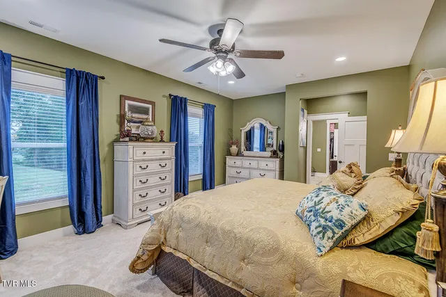 $979,500 | 127 Allison Timbers Road, Piney Flats, TN 37686