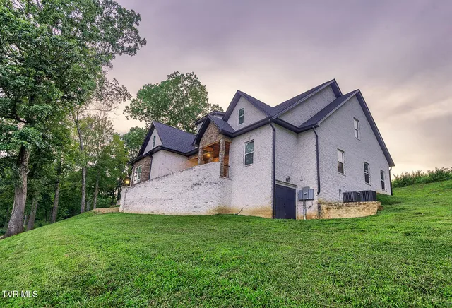 $979,500 | 127 Allison Timbers Road, Piney Flats, TN 37686