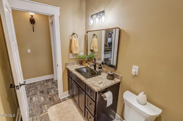 $979,500 | 127 Allison Timbers Road, Piney Flats, TN 37686