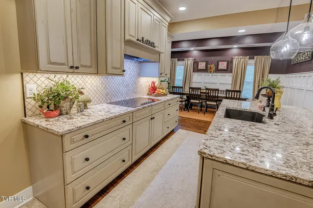 $979,500 | 127 Allison Timbers Road, Piney Flats, TN 37686