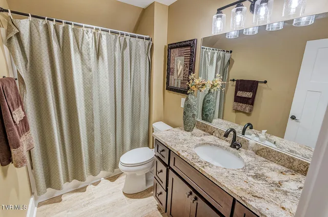 $979,500 | 127 Allison Timbers Road, Piney Flats, TN 37686