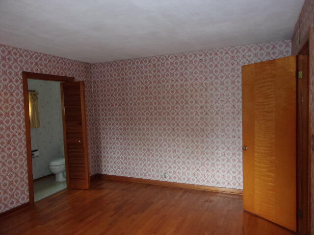 1942 Lakeshore Road Manistee, MI 49660 - Photo 11 of 43 101_4044