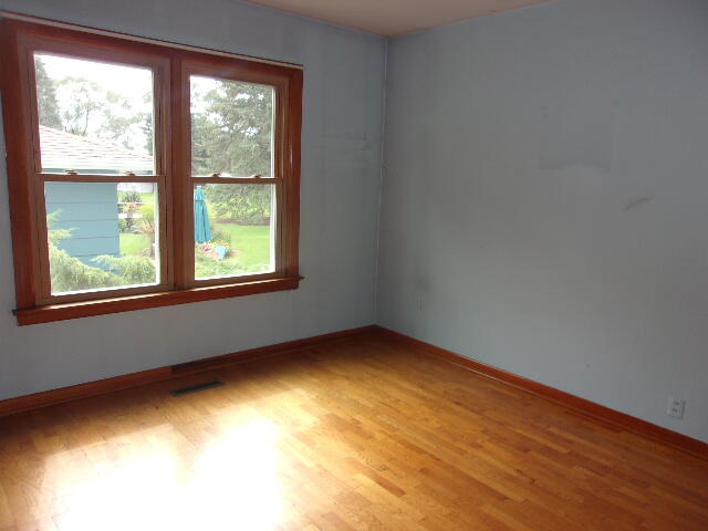 1942 Lakeshore Road Manistee, MI 49660 - Photo 15 of 43 101_4048