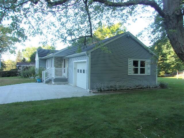 1942 Lakeshore Road Manistee, MI 49660 - Photo 35 of 43 101_4105 (3)