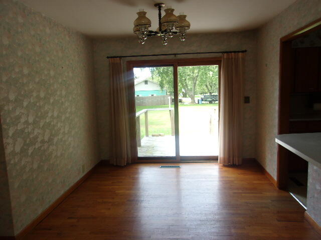 1942 Lakeshore Road Manistee, MI 49660 - Photo 5 of 43 101_4038