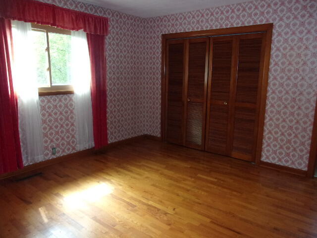 1942 Lakeshore Road Manistee, MI 49660 - Photo 10 of 43 101_4043