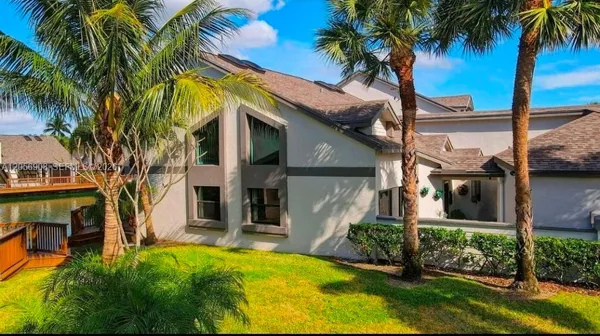 $430,000 | 802 Landings Boulevard, Greenacres, FL 33413