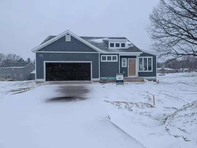 $529,900 | 581 Waterford Village Drive, Grand Rapids, MI 49534